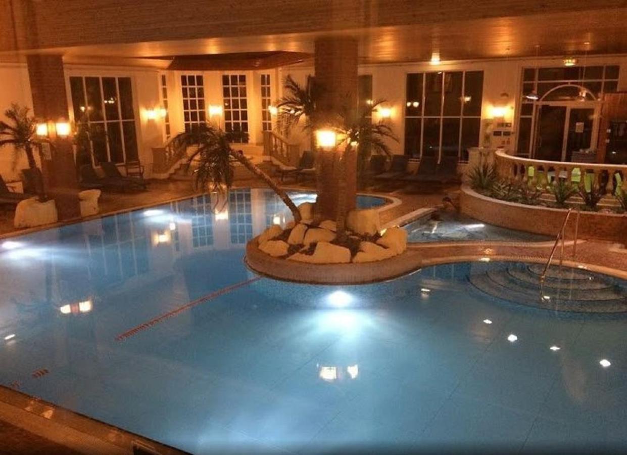 Sprowston Manor Hotel, Golf & Country Club NWI Extérieur photo